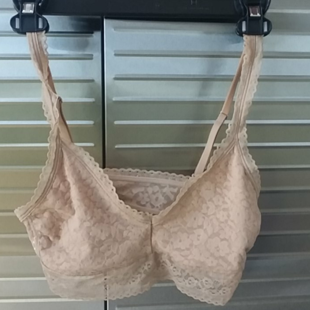 Gap body lace bralette nude